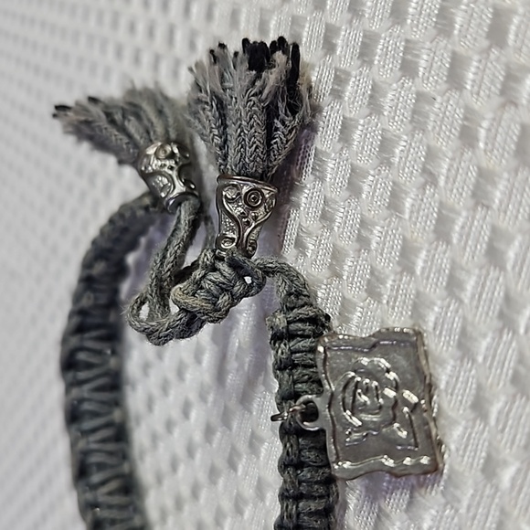 ROSE GONZALEZ MACRAME STRING GREY BRACLET WITH CLEAR STONES - Picture 4 of 5
